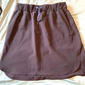 Lululemon on the fly skirt, BNWOT, size 10